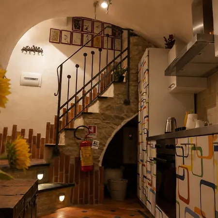 La Rocca Sospesa - Al Vicolo Ristretto Casa vacanze *
